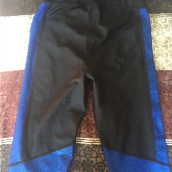 Under Armour leggings in excellent shape - Picture 3 of 3